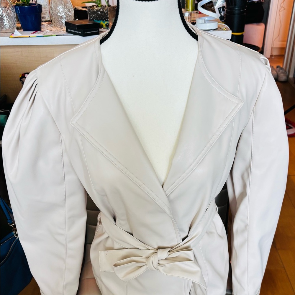 Catherine Malandrino Cream Blazer with Wide Lapels and Belted Waist